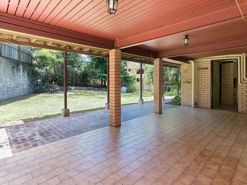 23 Neptune Street, Chapel Hill QLD 4069