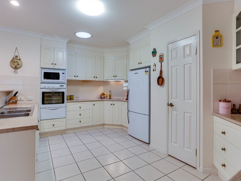 4 Sandlewood Close, Moggill QLD 4070