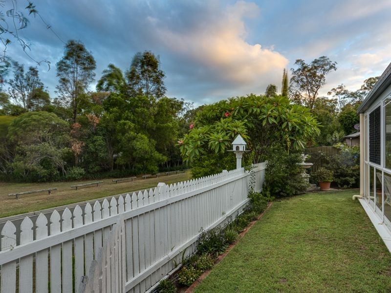 4 Sandlewood Close, Moggill QLD 4070