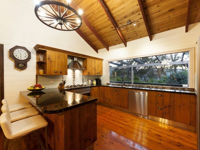 693 Haven Road, Upper Brookfield QLD 4069
