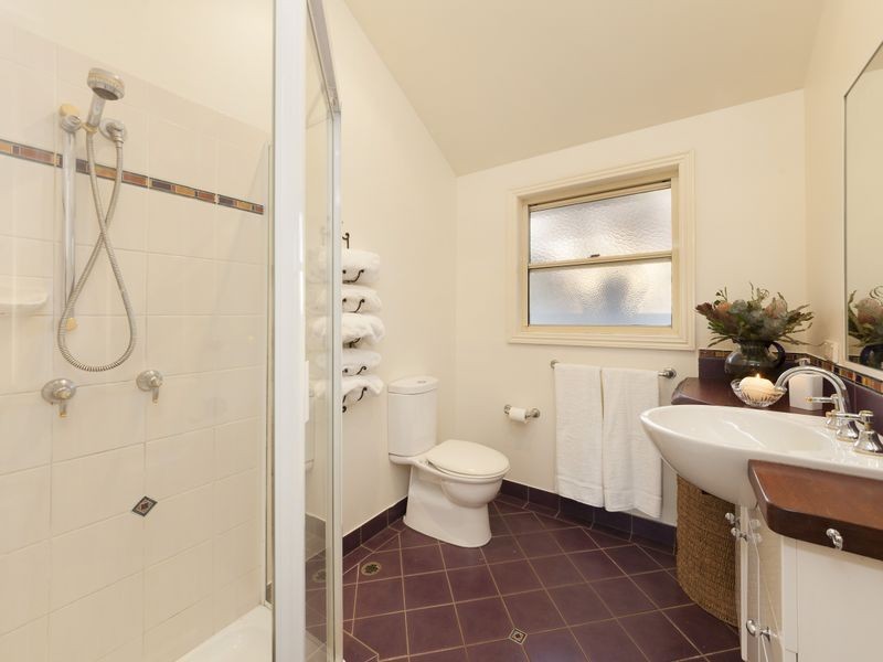 693 Haven Road, Upper Brookfield QLD 4069
