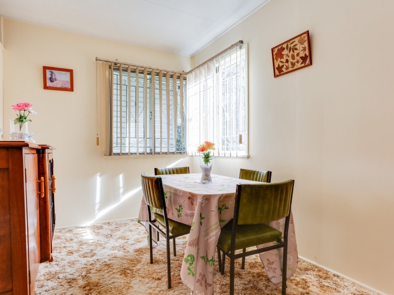10 Dumbarton Drive, Kenmore QLD 4069
