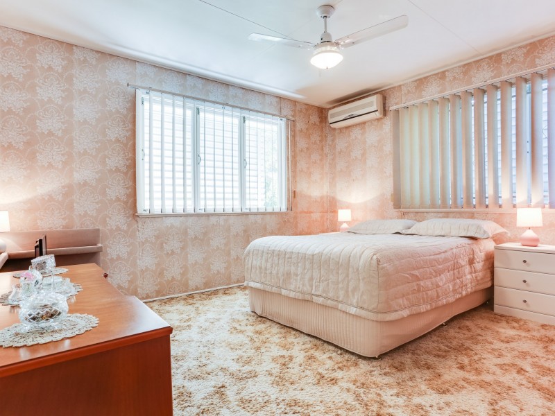 10 Dumbarton Drive, Kenmore QLD 4069