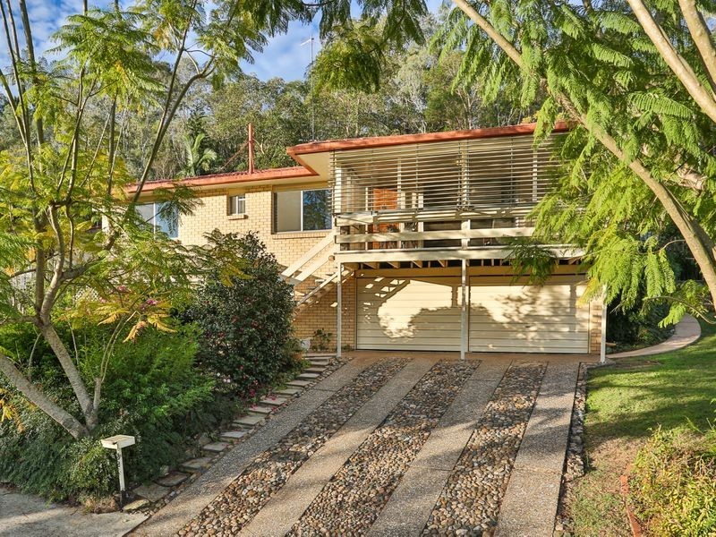 55 Dumbarton Drive, Kenmore QLD 4069