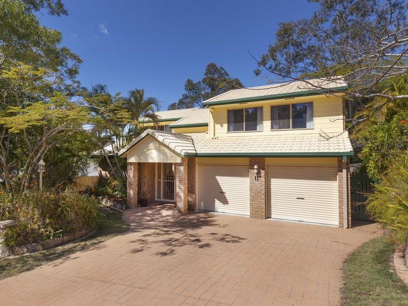 11 Camborne Place, Chapel Hill QLD 4069