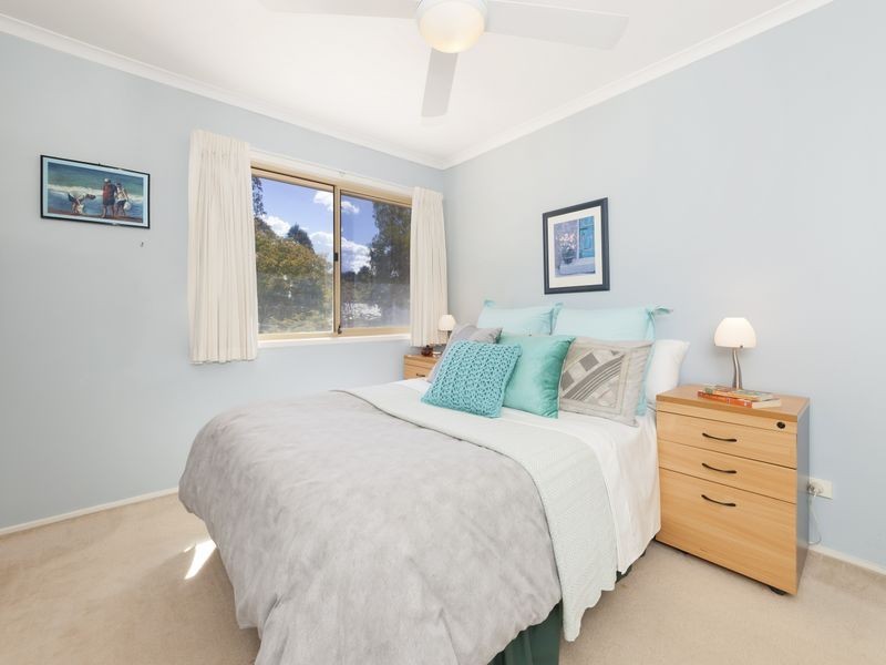 11 Camborne Place, Chapel Hill QLD 4069