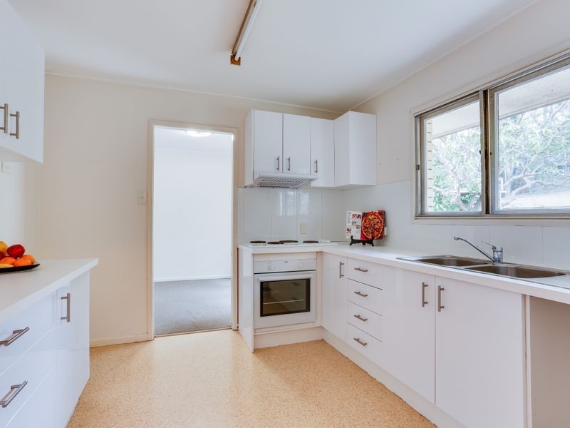 27 Twilight Street, Kenmore QLD 4069
