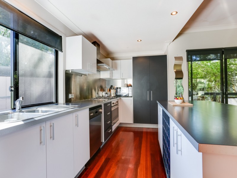 77 Palm Street, Kenmore QLD 4069