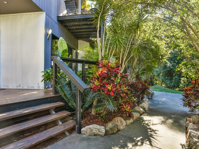 77 Palm Street, Kenmore QLD 4069