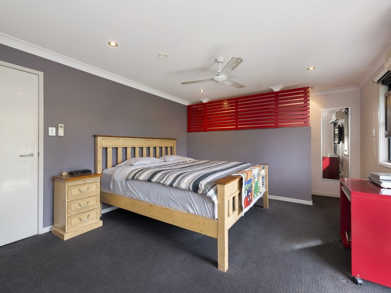 77 Palm Street, Kenmore QLD 4069