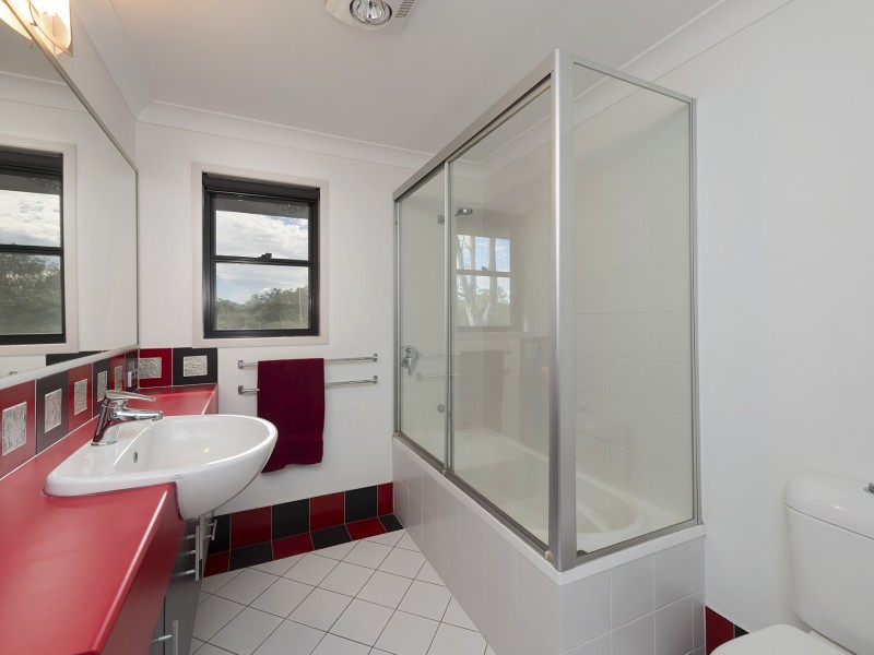 77 Palm Street, Kenmore QLD 4069