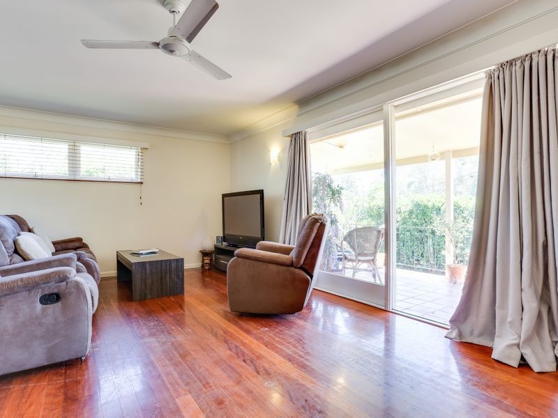 1 Currong Street, Kenmore QLD 4069