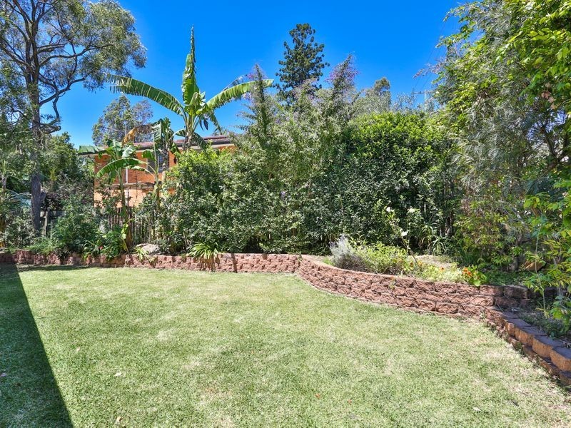 1 Currong Street, Kenmore QLD 4069