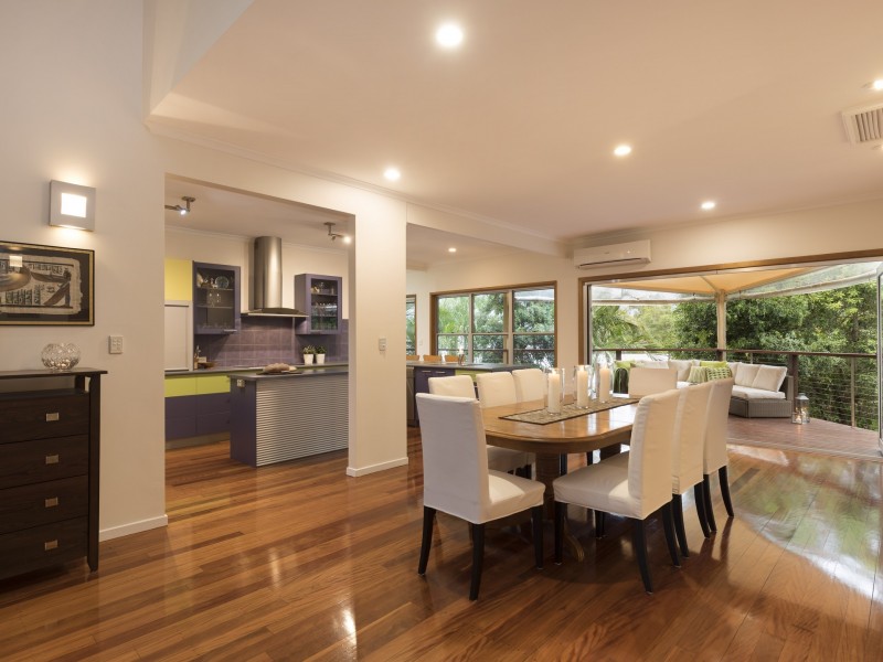 10 Alenola Street, Chapel Hill QLD 4069