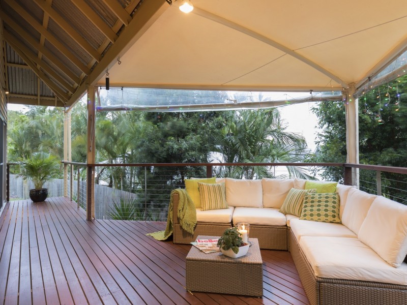 10 Alenola Street, Chapel Hill QLD 4069