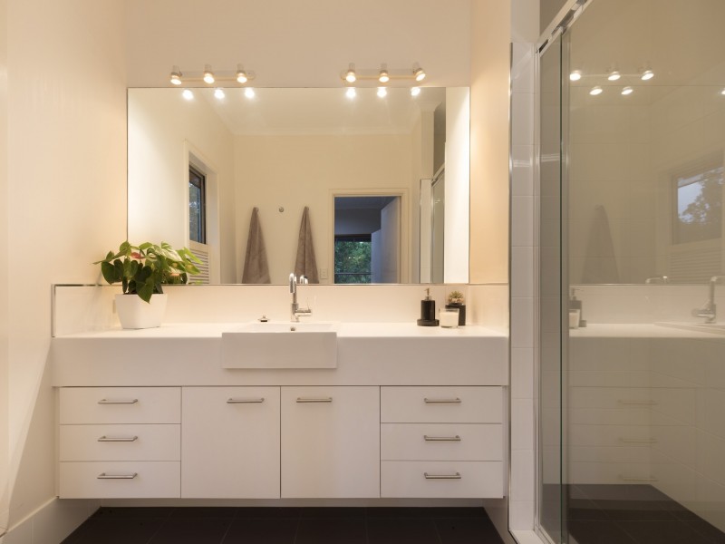 10 Alenola Street, Chapel Hill QLD 4069