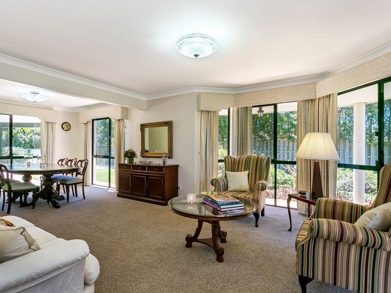 7 Bolton Close, Brookfield QLD 4069