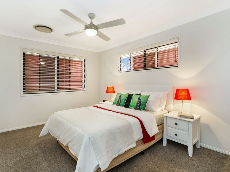 7 Bolton Close, Brookfield QLD 4069