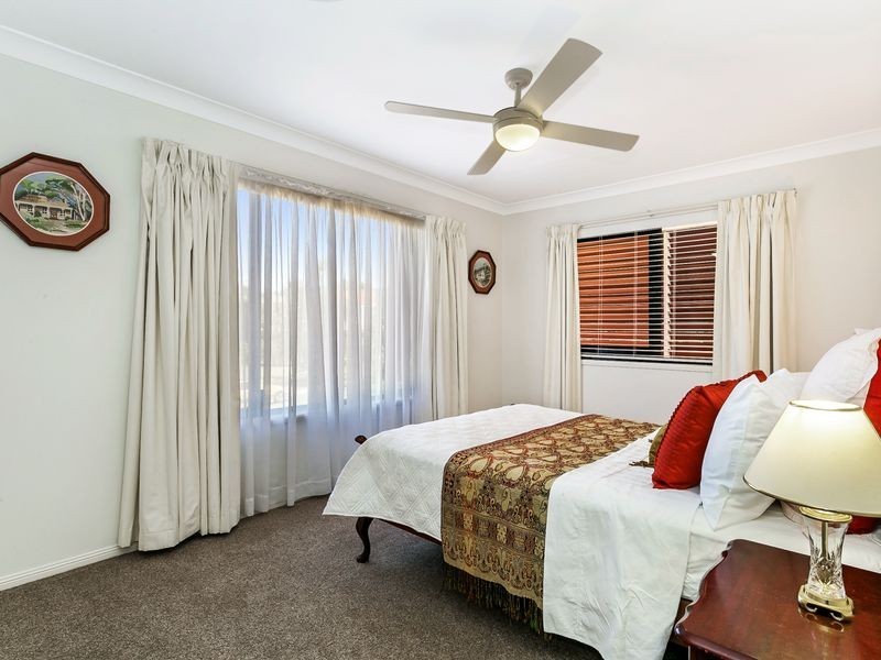 7 Bolton Close, Brookfield QLD 4069