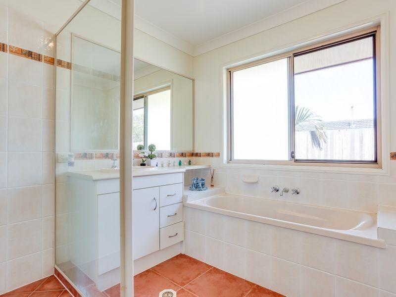 42 Yaggera Place, Bellbowrie QLD 4070