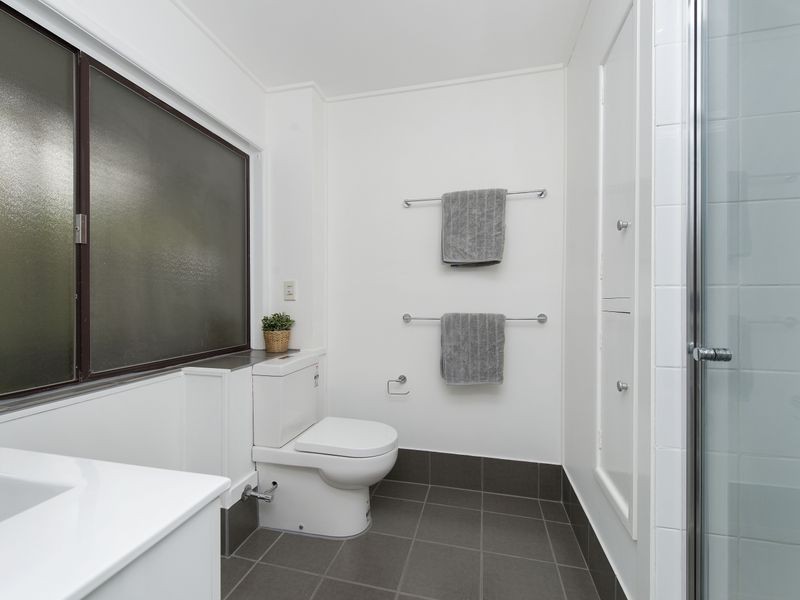 32 Pentlay Street, Kenmore QLD 4069
