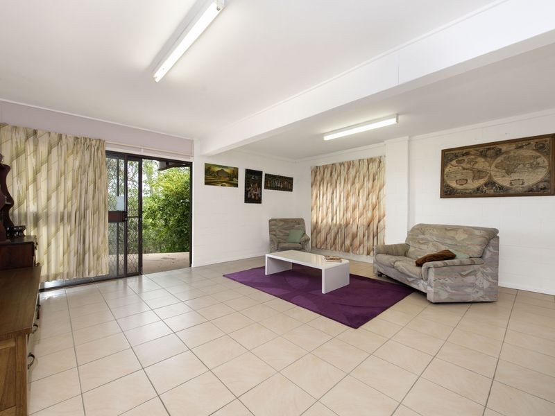 32 Pentlay Street, Kenmore QLD 4069