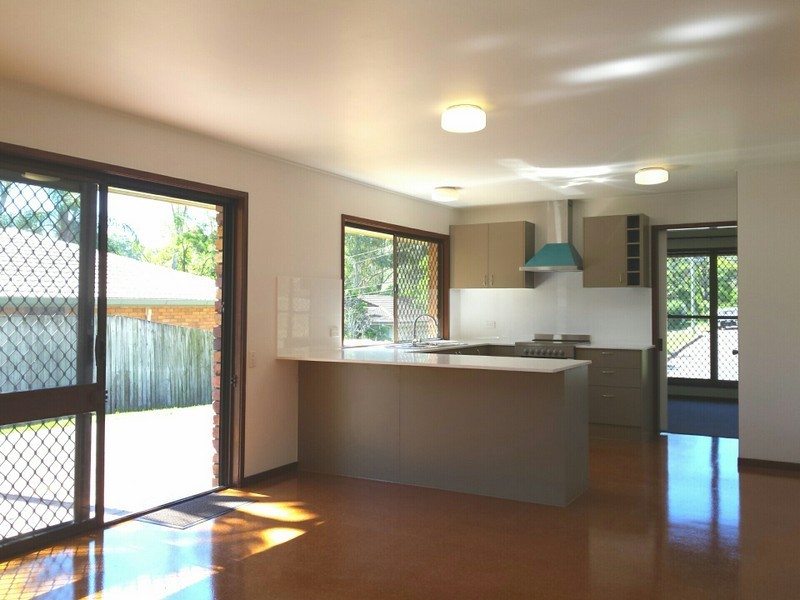 10 Cranwood Street, Kenmore QLD 4069