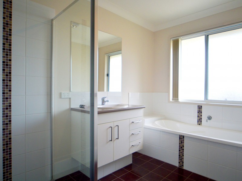 12 Honeyeater Crescent, Moggill QLD 4070