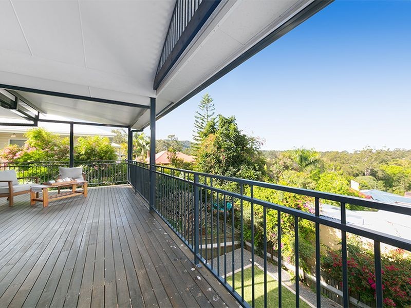 27 Hakea Crescent, Chapel Hill QLD 4069