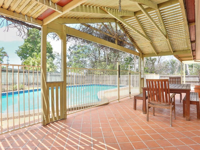 18 Pandian Crescent, Bellbowrie QLD 4070