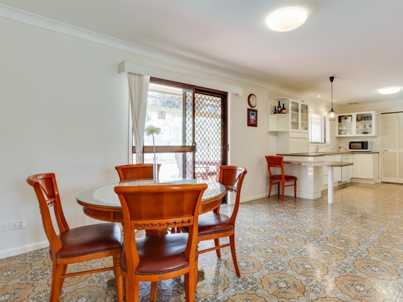 18 Pandian Crescent, Bellbowrie QLD 4070