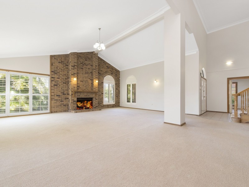 13 Seton Close, Kenmore Hills QLD 4069