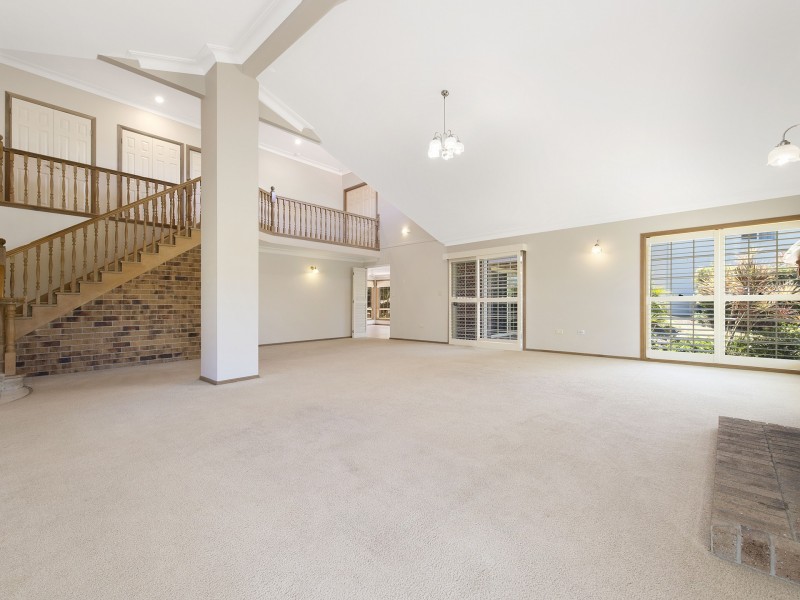 13 Seton Close, Kenmore Hills QLD 4069