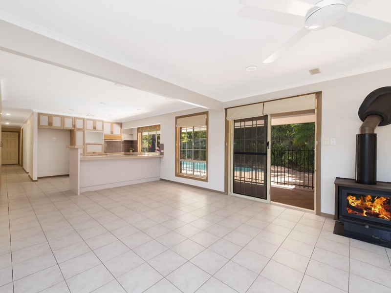13 Seton Close, Kenmore Hills QLD 4069