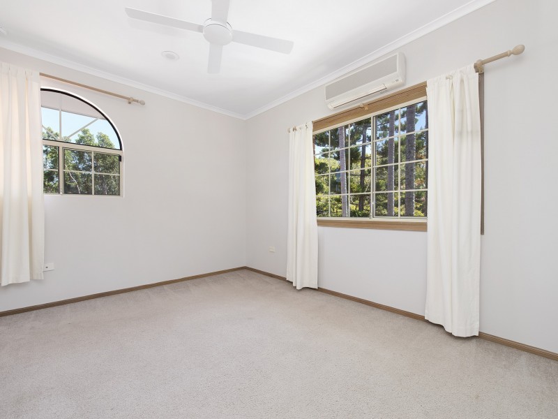 13 Seton Close, Kenmore Hills QLD 4069