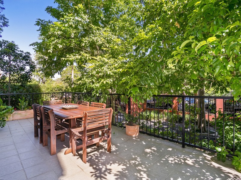 1/82 Macquarie Street, St Lucia QLD 4067