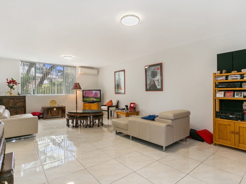 1/82 Macquarie Street, St Lucia QLD 4067