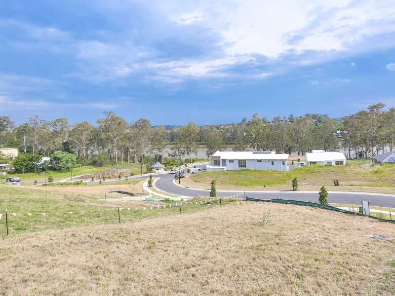 2 Riviere Place, Kenmore QLD 4069