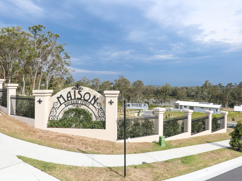 2 Riviere Place, Kenmore QLD 4069