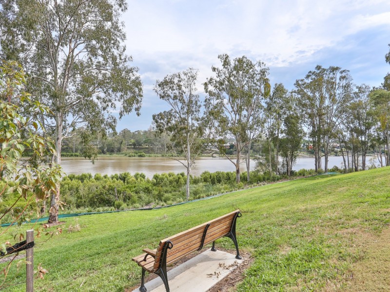 2 Riviere Place, Kenmore QLD 4069