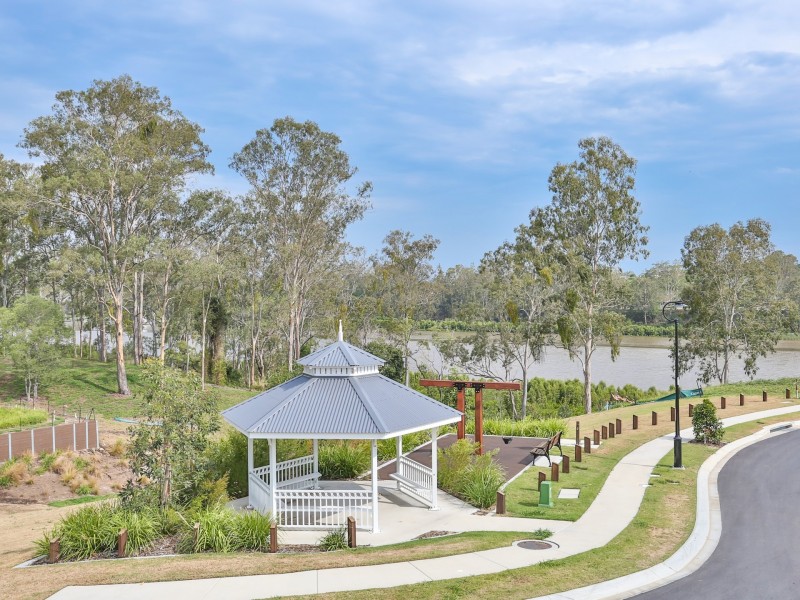 2 Riviere Place, Kenmore QLD 4069