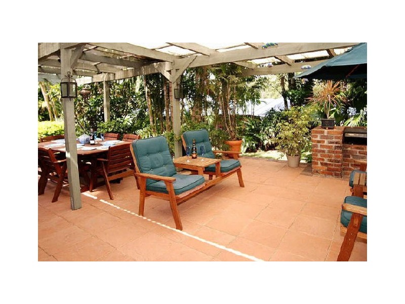 54 Marmindie Street, Chapel Hill QLD 4069