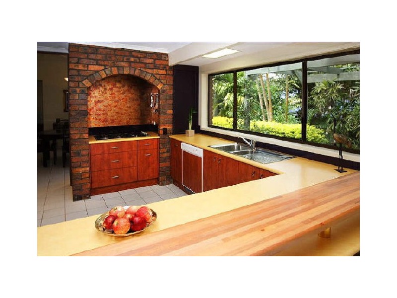 54 Marmindie Street, Chapel Hill QLD 4069