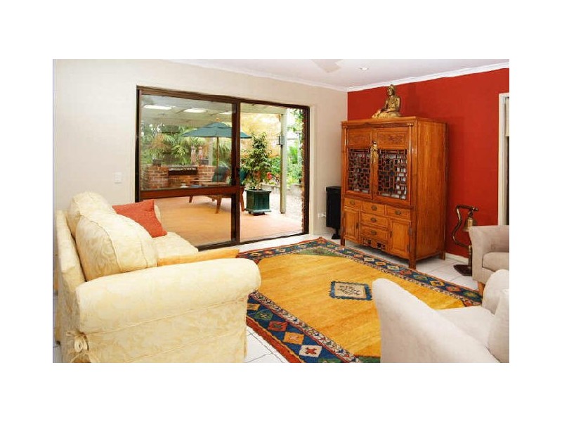 54 Marmindie Street, Chapel Hill QLD 4069