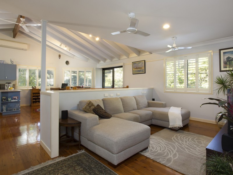 13 Shannan Place, Kenmore Hills QLD 4069