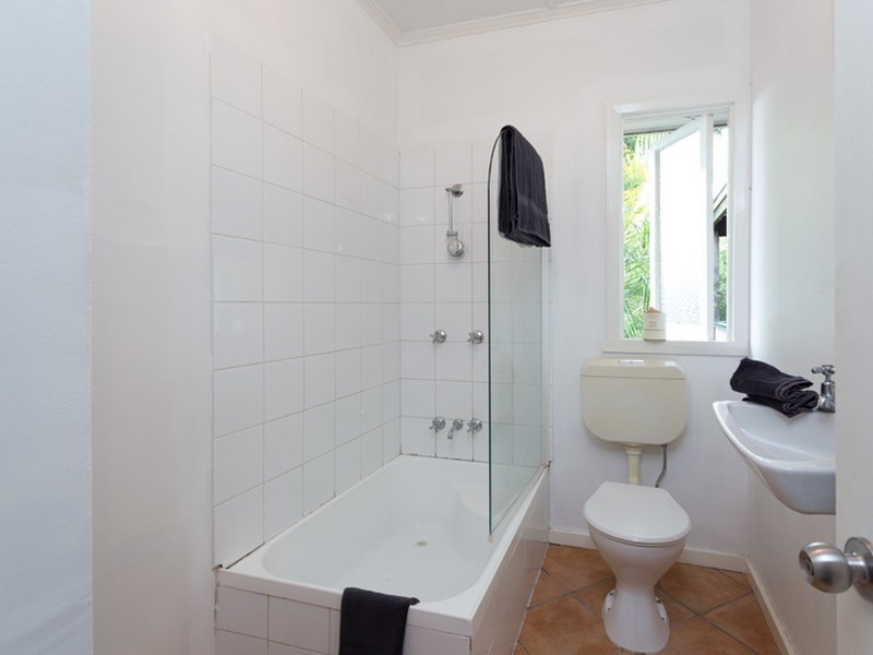 48 Burbong Street, Chapel Hill QLD 4069