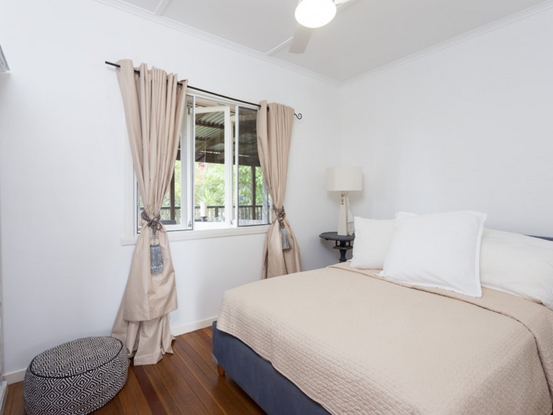 48 Burbong Street, Chapel Hill QLD 4069