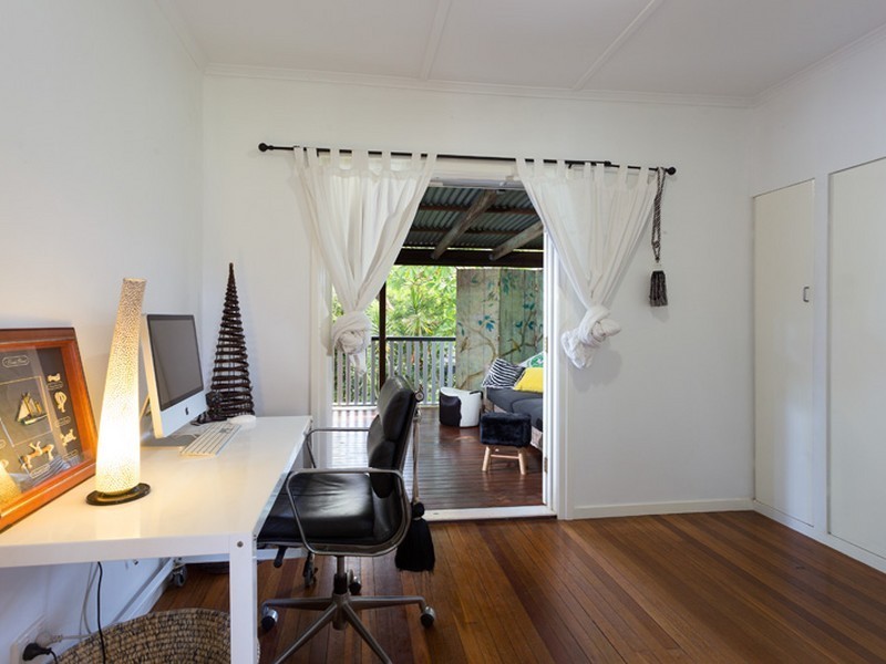 48 Burbong Street, Chapel Hill QLD 4069