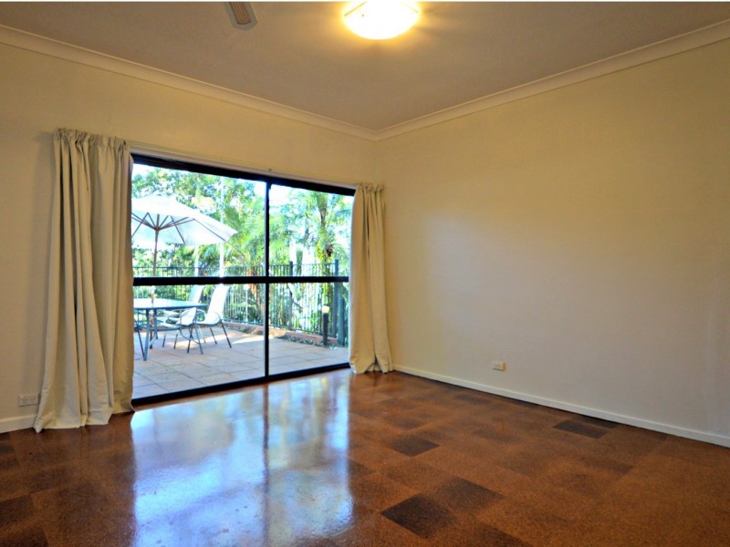 16 Kay Close, Kenmore Hills QLD 4069