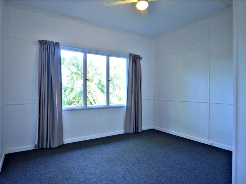 16 Kay Close, Kenmore Hills QLD 4069